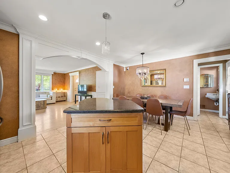 38 Carlson Ct — Photo 17
