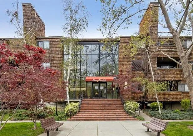 1108 La Terrace Cir