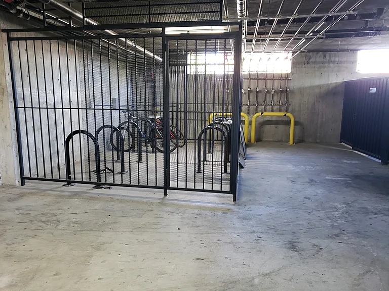 2649 S Hobart Blvd — Photo 20