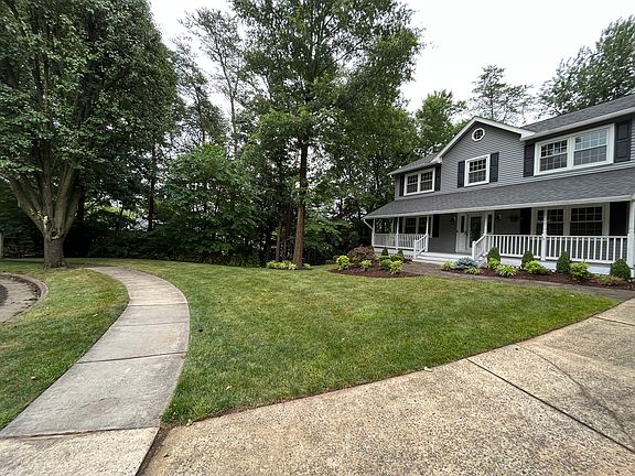 3rd image of 505 Woodshire Ln