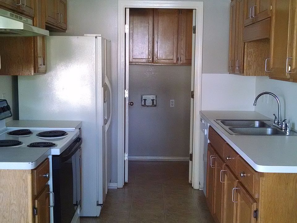 2nd image of 1006 Rickey Cir