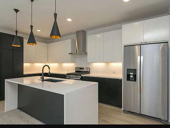Polished Modern Kitchen with Sleek Finishes