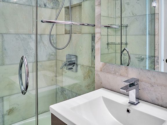5th image of 33 Greenwich Ave #3C