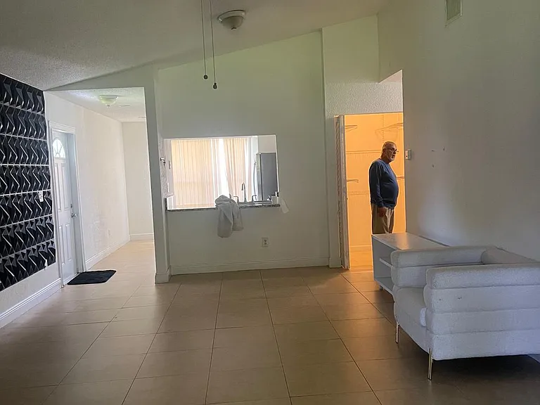 1419 Summit Run Cir — Photo 2