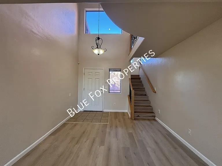 322 N Hasman Dr — Photo 8