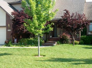 308 E Cedar Crest Rd, Rose Hill, KS 67133