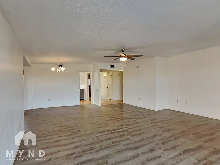 1750 W Camino Urbano — Photo 5