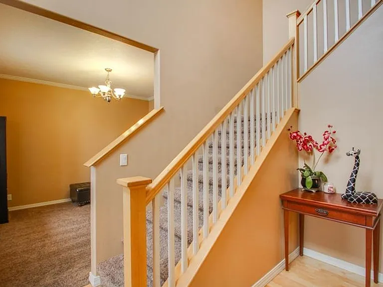2291 E Meadow Creek Dr — Photo 15