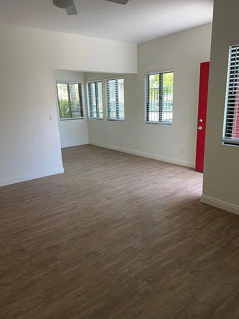 2 bed, 883 sqft, $3,800 — Photo 3