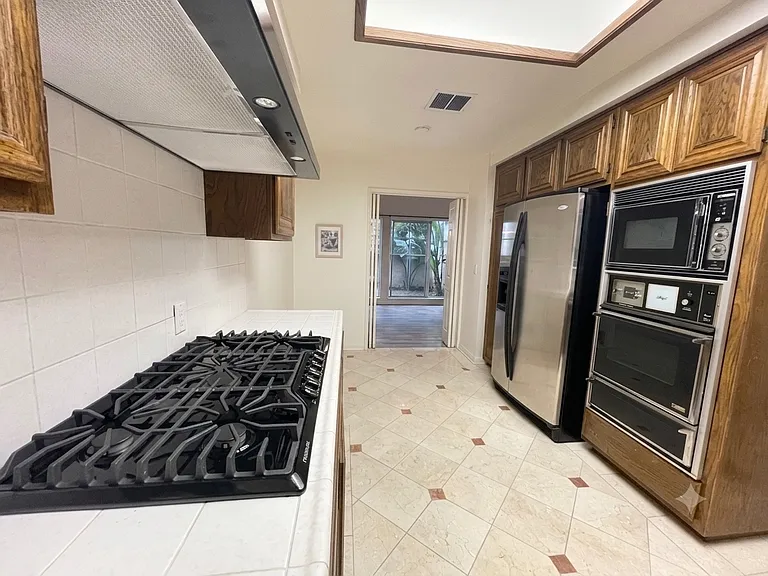 10308 Almayo Ave #2 — Photo 9