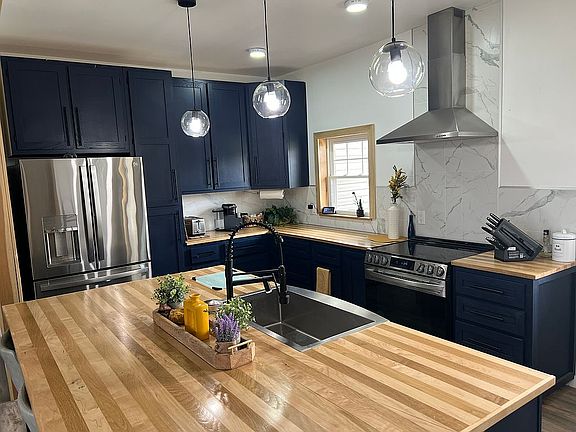 3rd image of 77 Fox Chase St