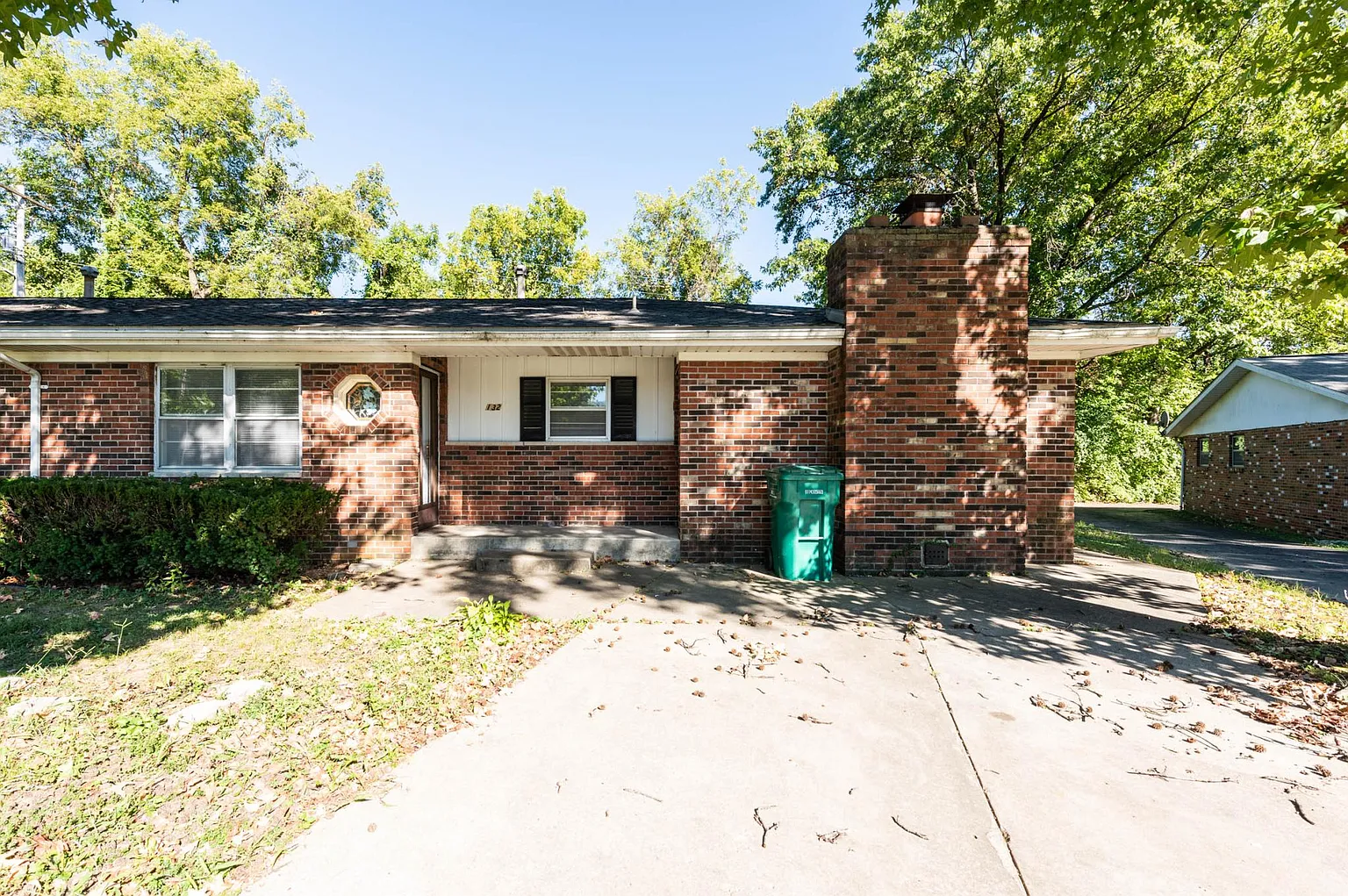 132 Liberty Dr photo 1