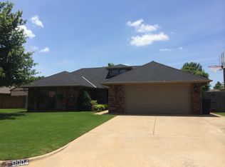 9904 Birkenhead Ct, Yukon, OK 73099
