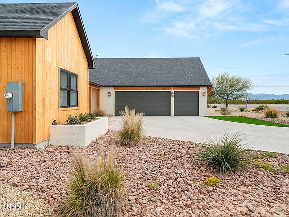 4th image of 3291 Colina Ct