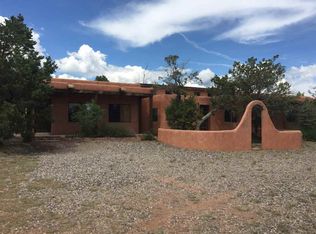 6 Red Hills Ln, Santa Fe, NM 87505