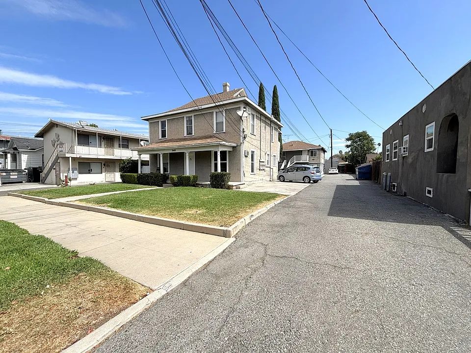 4th St. - 3447-3449