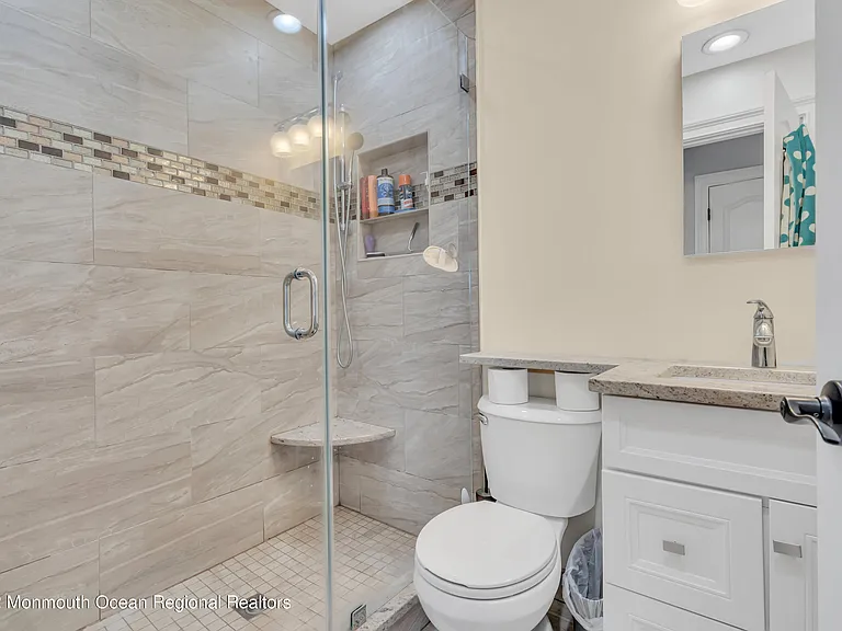 410 4th Ave #2 — Photo 12