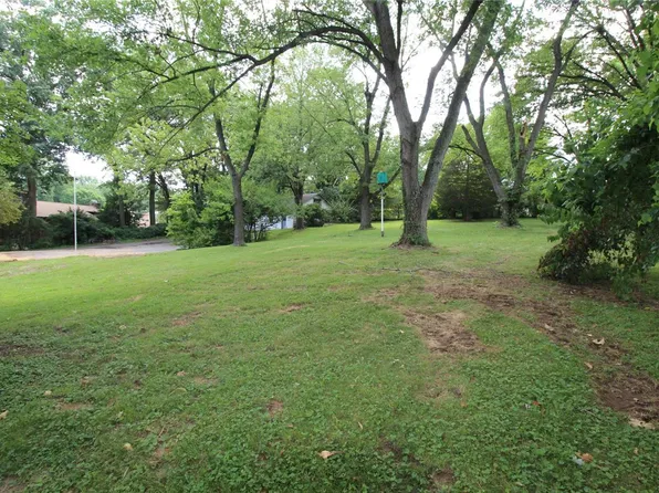 9205 Pardee Rd, Saint Louis, MO 63123