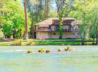 590 Park Dr, Shady Cove, OR