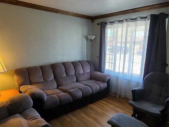 3rd image of 2558 Buenger Blvd