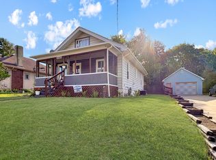1258 S Blackhawk Ave, Freeport, IL 61032