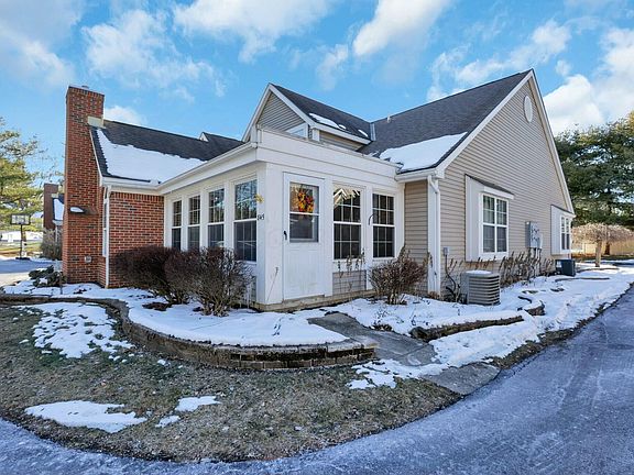 3rd image of 845 Shelbourne Pl