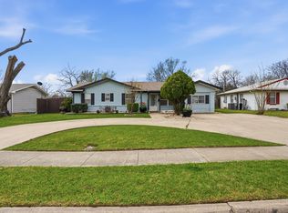 2546 W Rochelle Rd, Irving, TX 75062