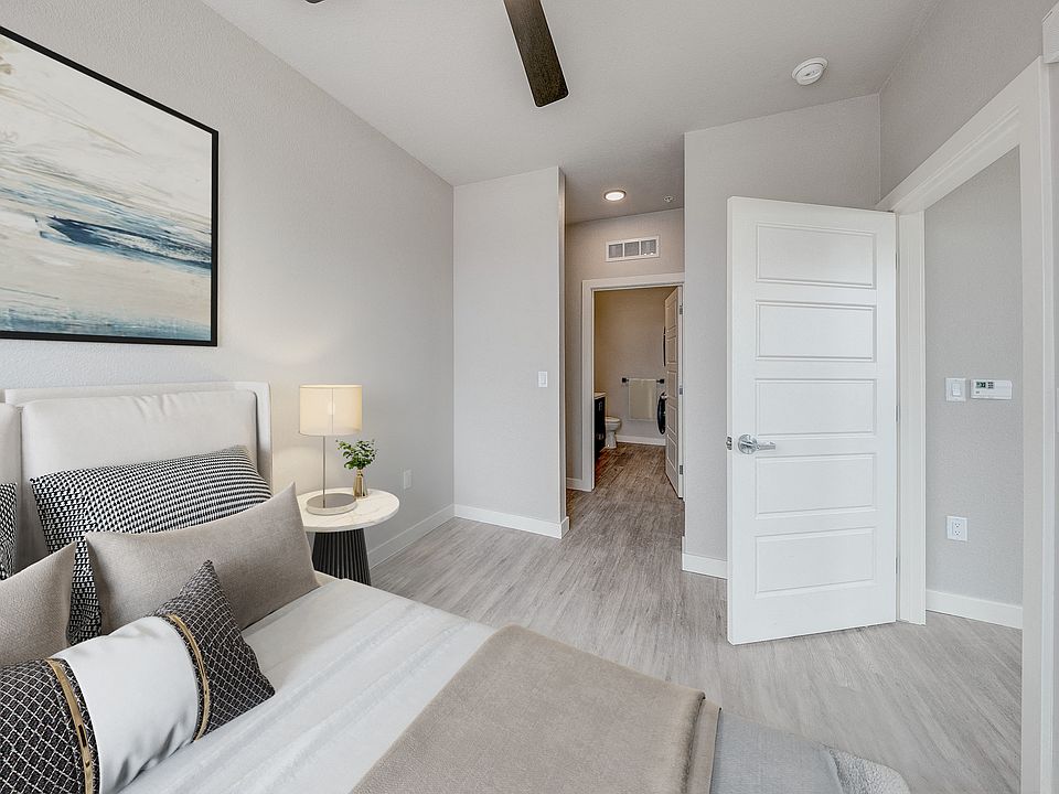 Bedroom in one-bedroom apartment
