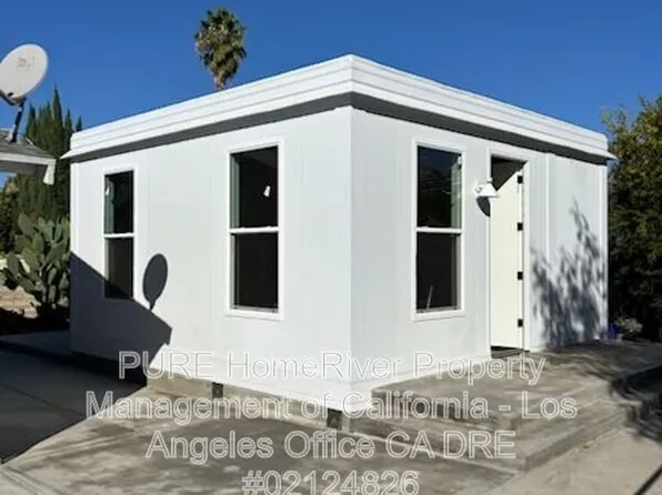 1135 E 67th St, Los Angeles, CA 90001