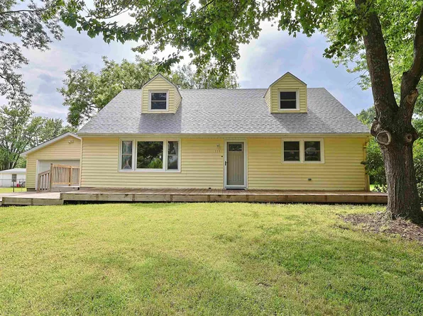 111 N High St, Riley, KS 66531