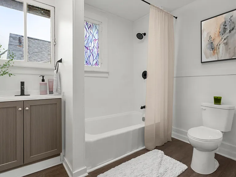 1013 W Shiawassee St #2 — Photo 7