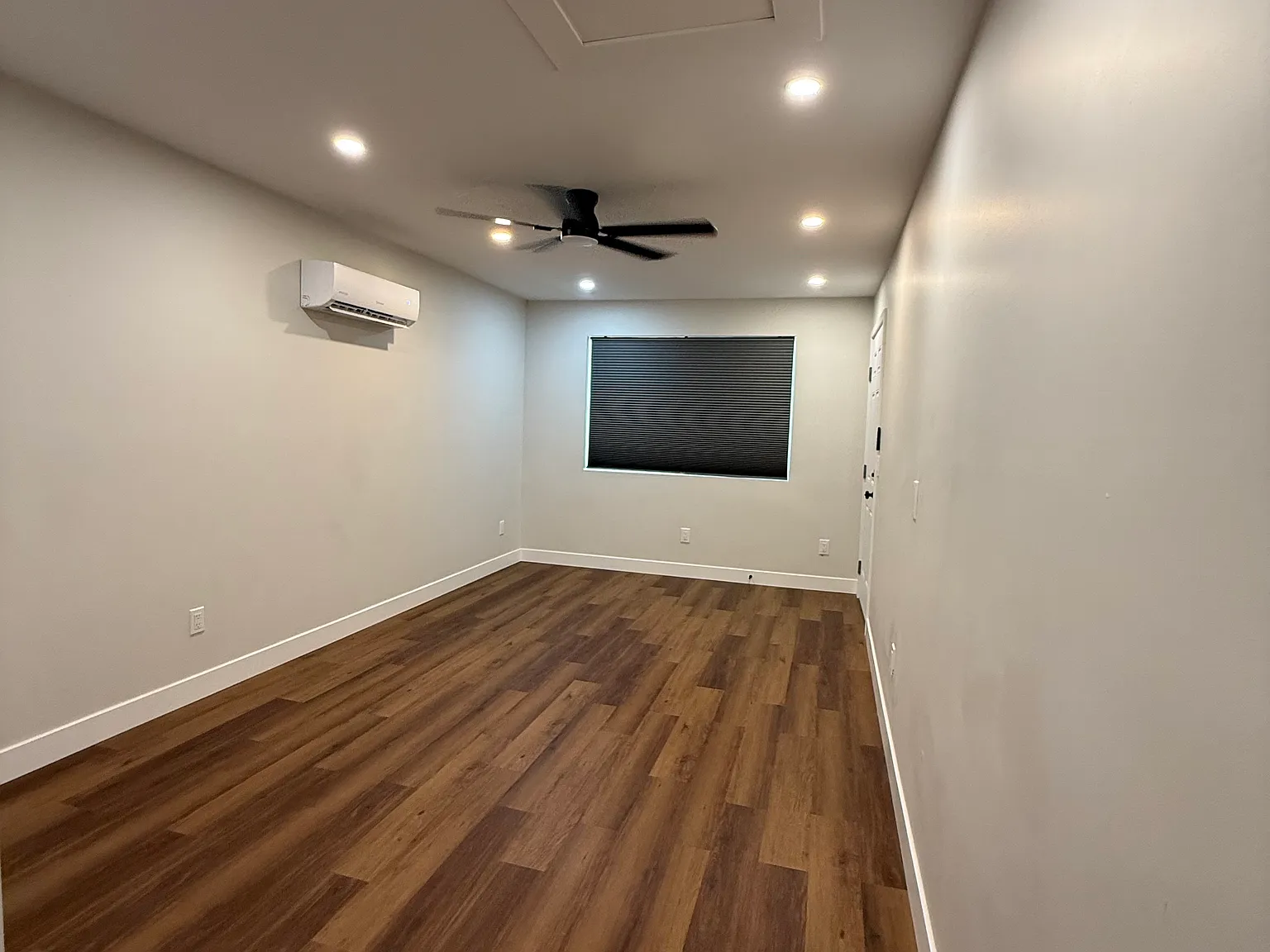 1 bed, 330 sqft, $1,295 — Photo 1