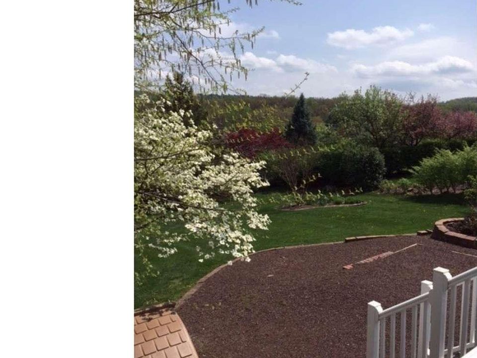 2nd image of 13 Flint Ridge Dr