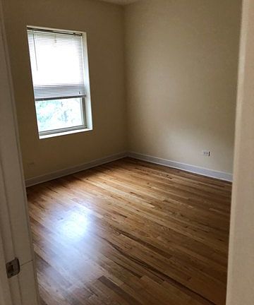5th image of 7432 N Oakley Ave APT 3A