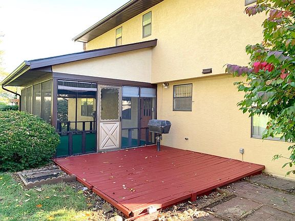 3rd image of 5283 Hollister St