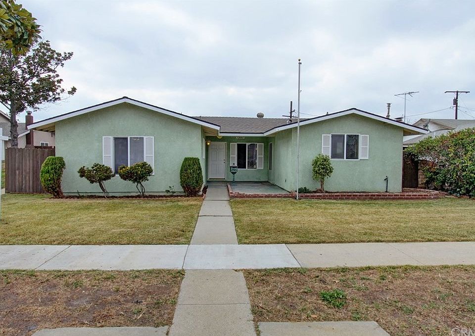 1st image of 13660 Mulberry Dr