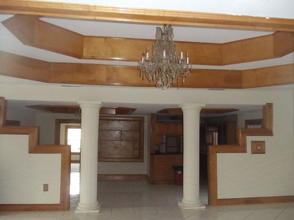 4th image of 7101 Beachway Ave