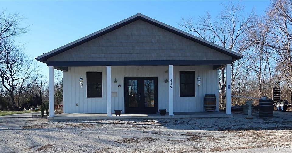 1st image of 419 Olive St