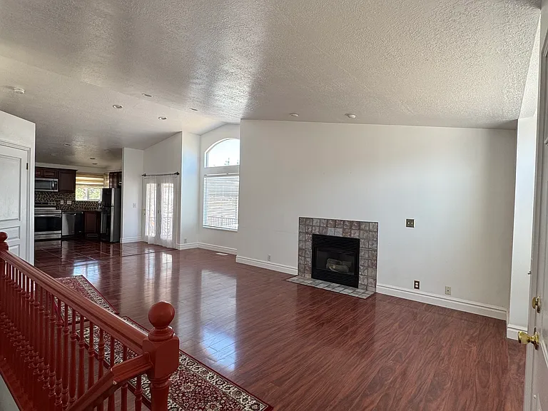 3720 S Hampshire Cir — Photo 3