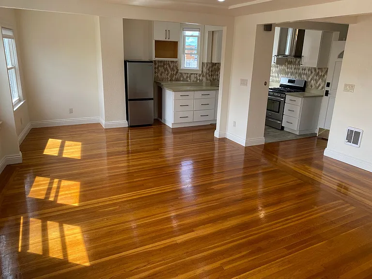 1572 Palou Ave — Photo 4