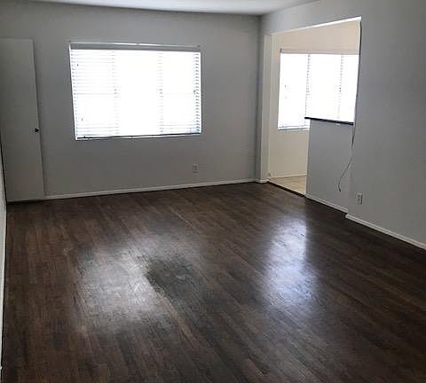 3rd image of 12626 Caswell Ave APT 5
