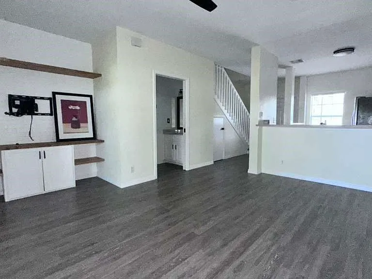 8239 Pacific Beach Dr — Photo 11