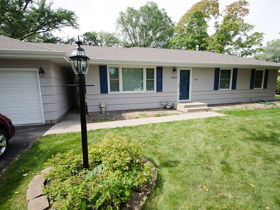 2nd image of 10006 Fremont Ave S