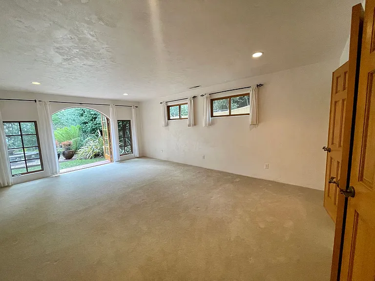 284 Forest Ridge Rd — Photo 9