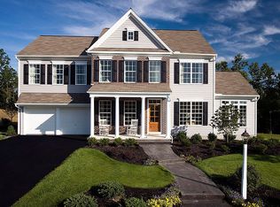 7070 Creek Crossing Dr, Harrisburg, PA 17111