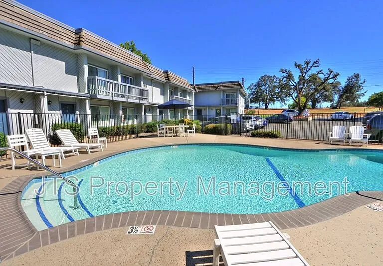 2515 Merrychase Dr #S — Photo 2