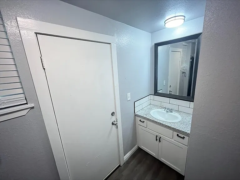 350 N Calaveras St #A — Photo 5