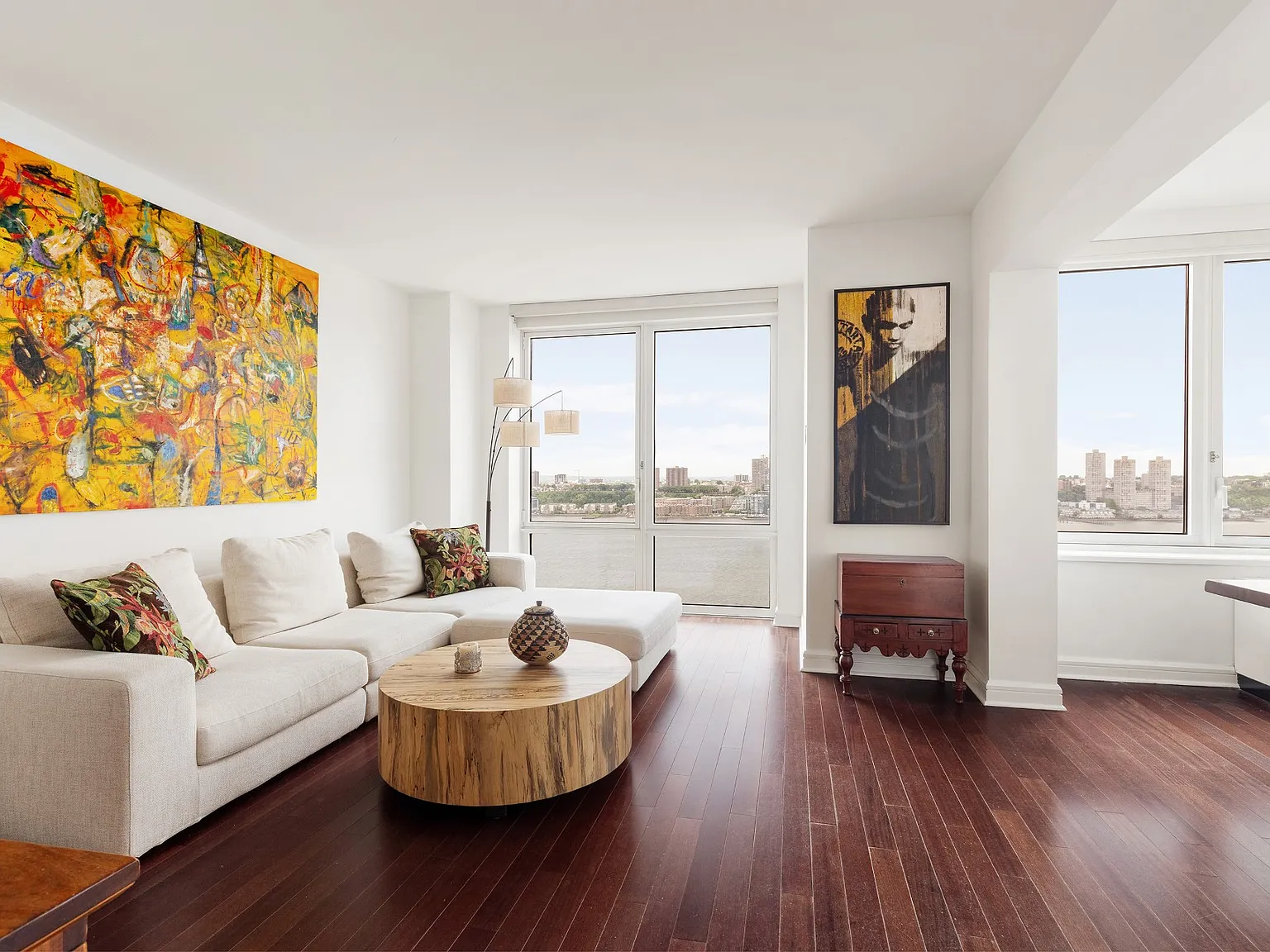 80 Riverside Boulevard — Photo 1