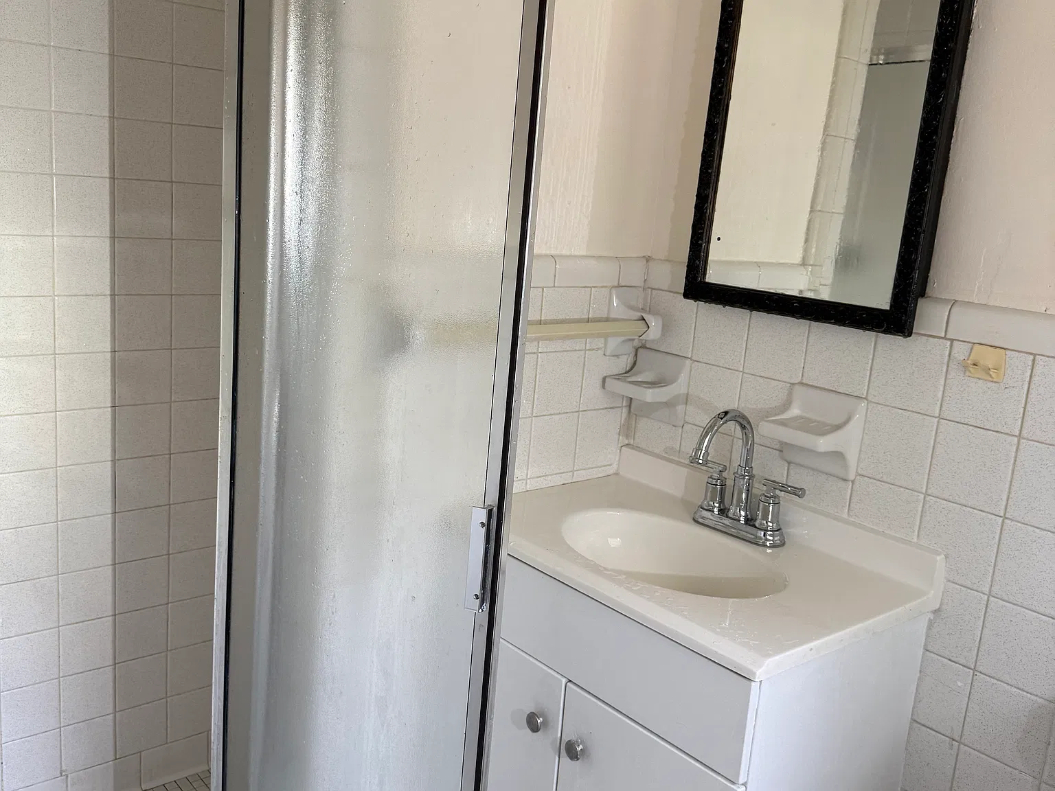 3 bed, 2322 sqft, $1,300 — Photo 4