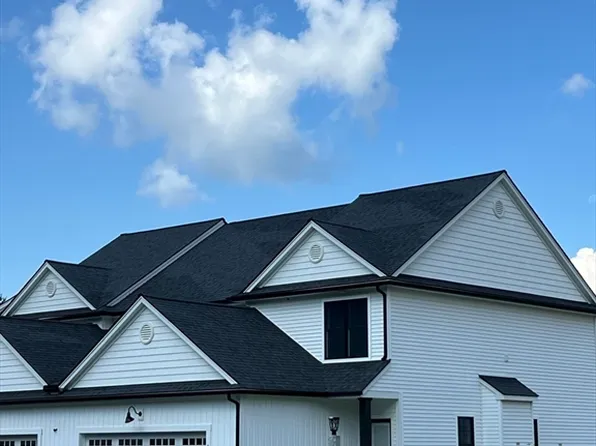 1 Compass Point Dr #55, Douglas, MA 01516